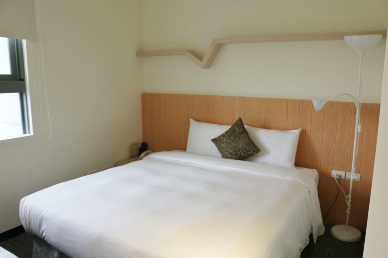 Merryday Hotel Banqiao Taipeh Exterior foto